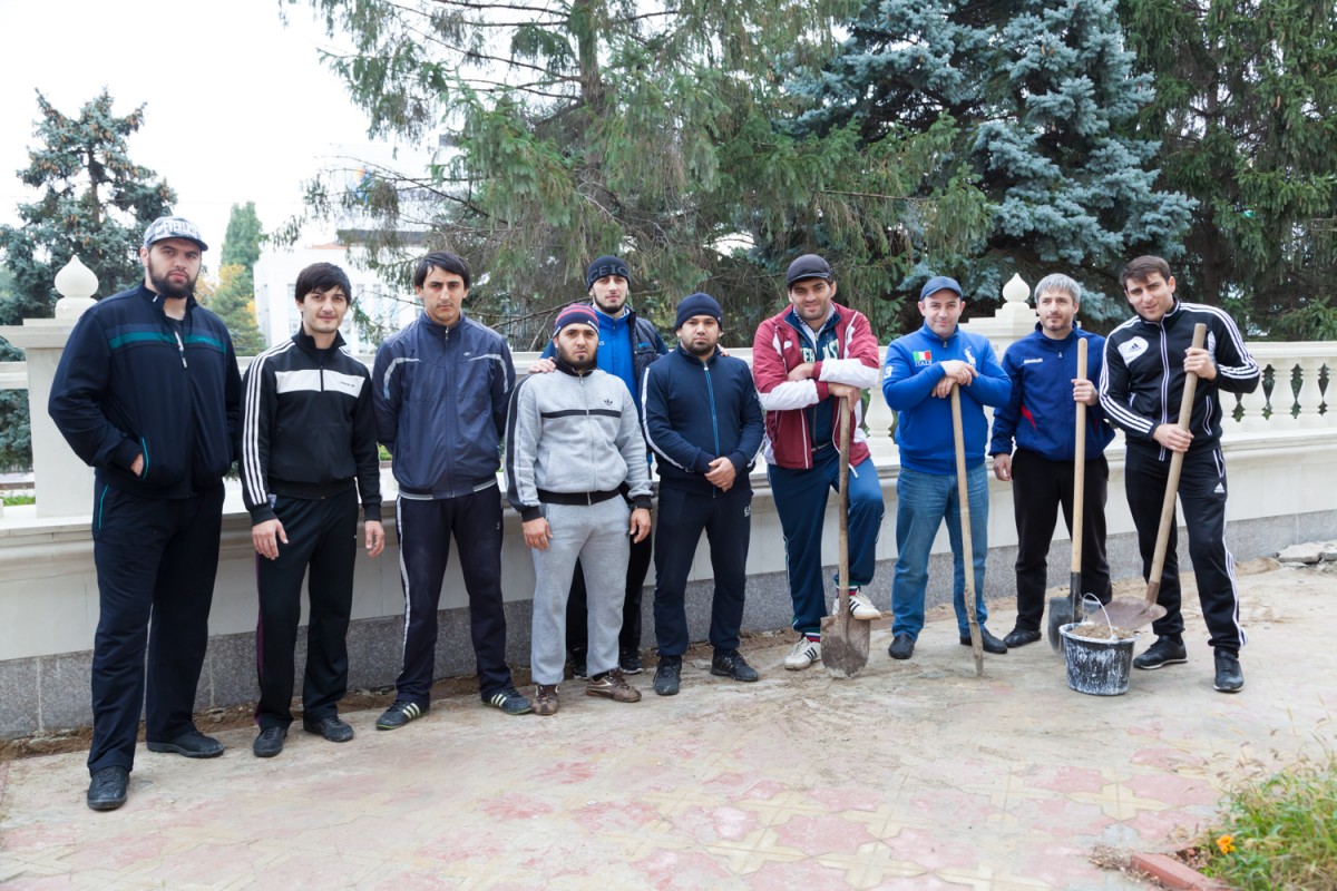 Мбу махачкала. Начальник мбу махачкала. Дирекция парков и скверов курган. Технику технику в городе махачкале. Мбу махачкала.